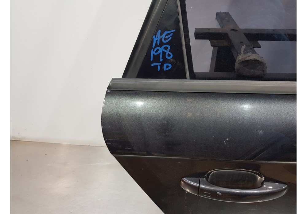 Recambio de puerta trasera derecha para audi a4 avant (b8) sline referencia OEM IAM 8K9833052D   Recambio de puerta trasera derecha para audi a4 avant (b8) sline referencia OEM IAM 8K9833052D