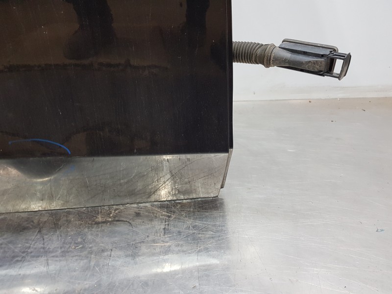 Recambio de puerta trasera derecha para audi a4 avant (b8) sline referencia OEM IAM 8K9833052D   Recambio de puerta trasera derecha para audi a4 avant (b8) sline referencia OEM IAM 8K9833052D