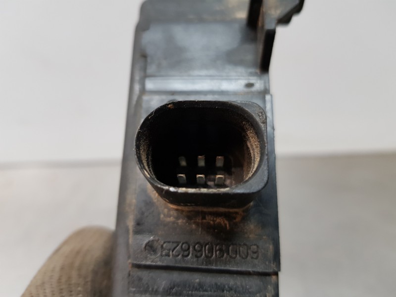 Recambio de valvula aire adicional para volkswagen golf v berlina (1k1) highline referencia OEM IAM 6Q0906625  