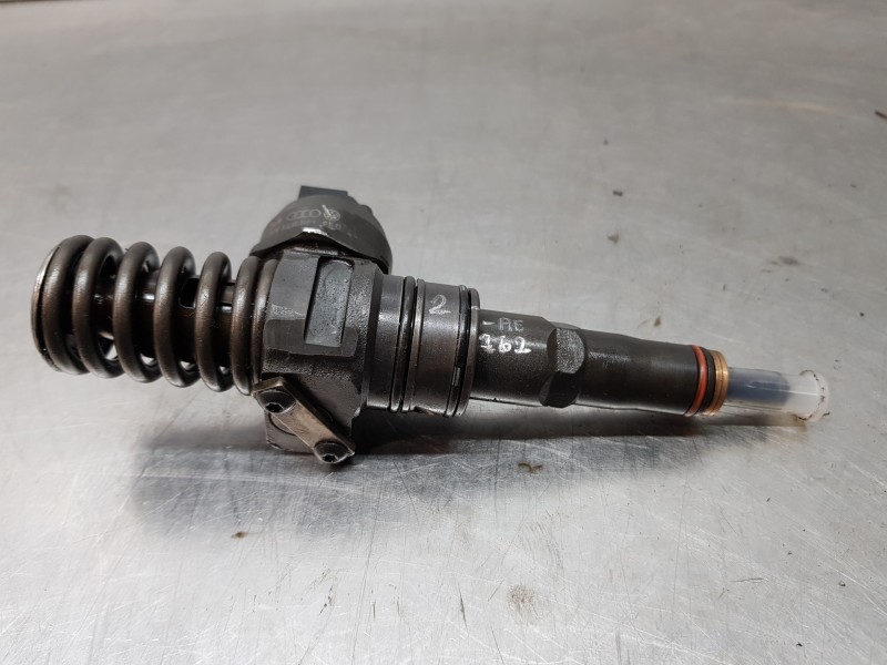 Recambio de inyector para volkswagen golf v berlina (1k1) highline referencia OEM IAM 038130073AG  