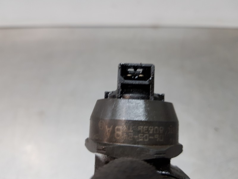 Recambio de inyector para volkswagen golf v berlina (1k1) highline referencia OEM IAM 038130073AG  