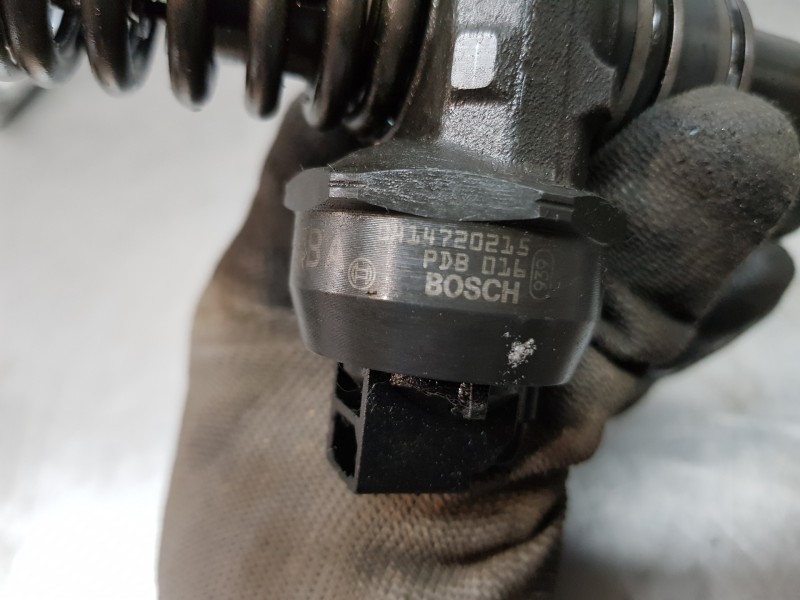 Recambio de inyector para volkswagen golf v berlina (1k1) highline referencia OEM IAM 038130073AG  