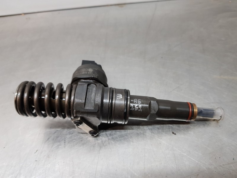 Recambio de inyector para volkswagen golf v berlina (1k1) highline referencia OEM IAM 038130073AG  