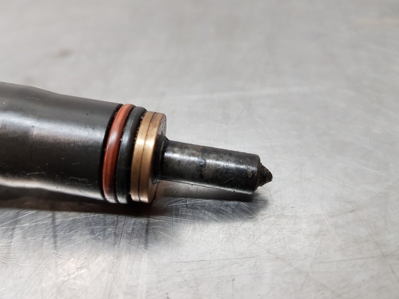 Recambio de inyector para volkswagen golf v berlina (1k1) highline referencia OEM IAM 038130073AG  