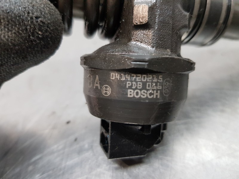 Recambio de inyector para volkswagen golf v berlina (1k1) highline referencia OEM IAM 038130073AG  