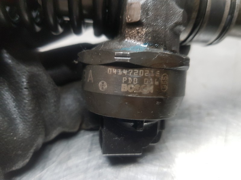 Recambio de inyector para volkswagen golf v berlina (1k1) highline referencia OEM IAM 038130073AG  