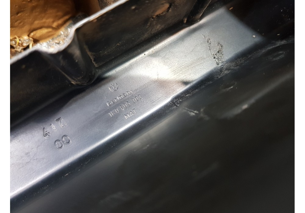 Recambio de panel frontal para volkswagen golf v berlina (1k1) highline referencia OEM IAM 1K0805588T   Recambio de panel frontal para volkswagen golf v berlina (1k1) highline referencia OEM IAM 1K0805588T