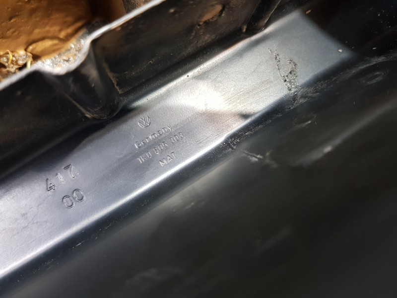 Recambio de panel frontal para volkswagen golf v berlina (1k1) highline referencia OEM IAM 1K0805588T   Recambio de panel frontal para volkswagen golf v berlina (1k1) highline referencia OEM IAM 1K0805588T