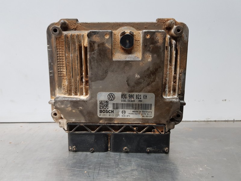 Recambio de centralita motor uce para volkswagen golf v berlina (1k1) highline referencia OEM IAM   