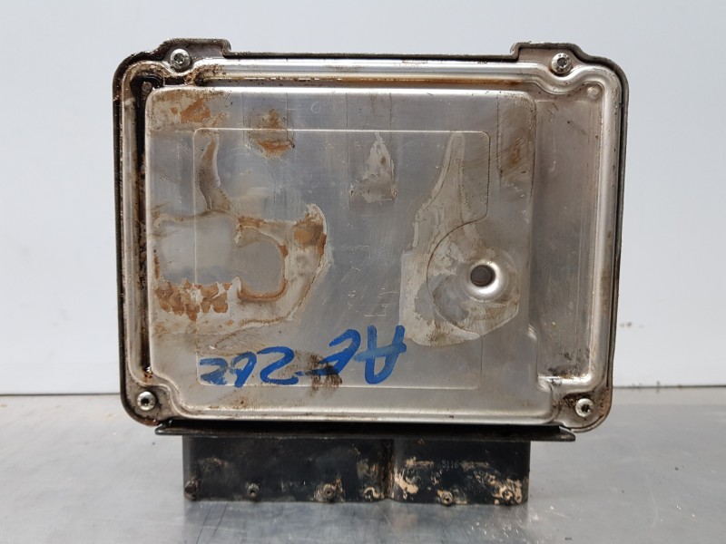 Recambio de centralita motor uce para volkswagen golf v berlina (1k1) highline referencia OEM IAM   