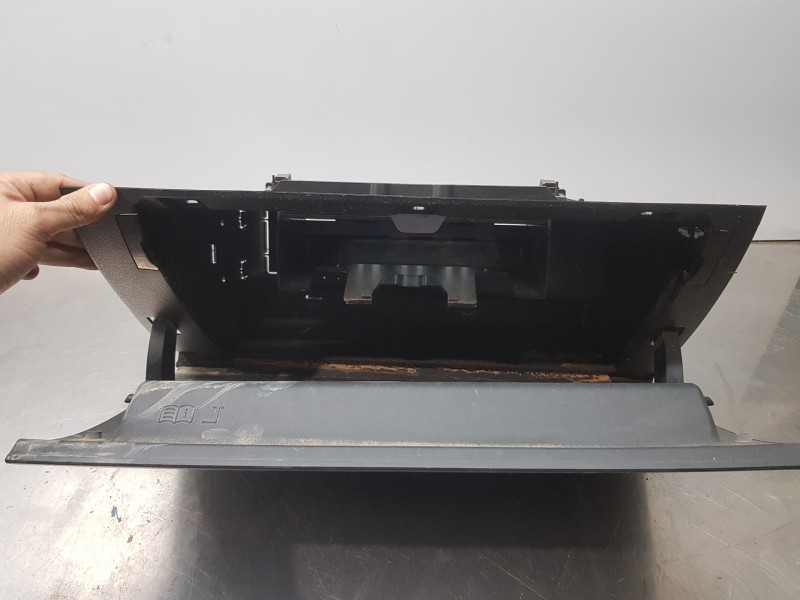 Recambio de guantera para mercedes clase a (w177) 200 d referencia OEM IAM A17768009059051  