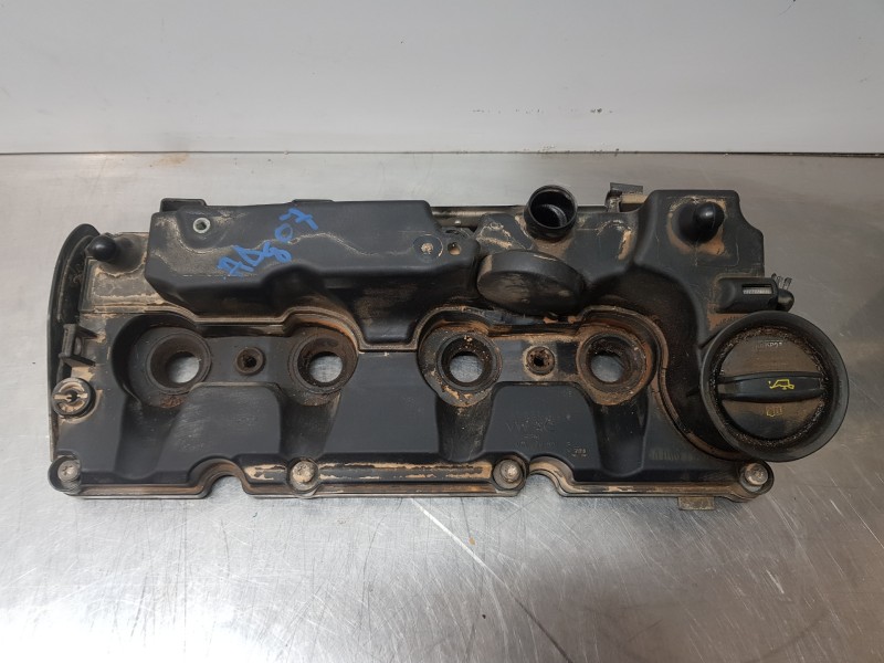 Recambio de tapa balancines para audi a3 (8v) attracted referencia OEM IAM 03L103469AD  