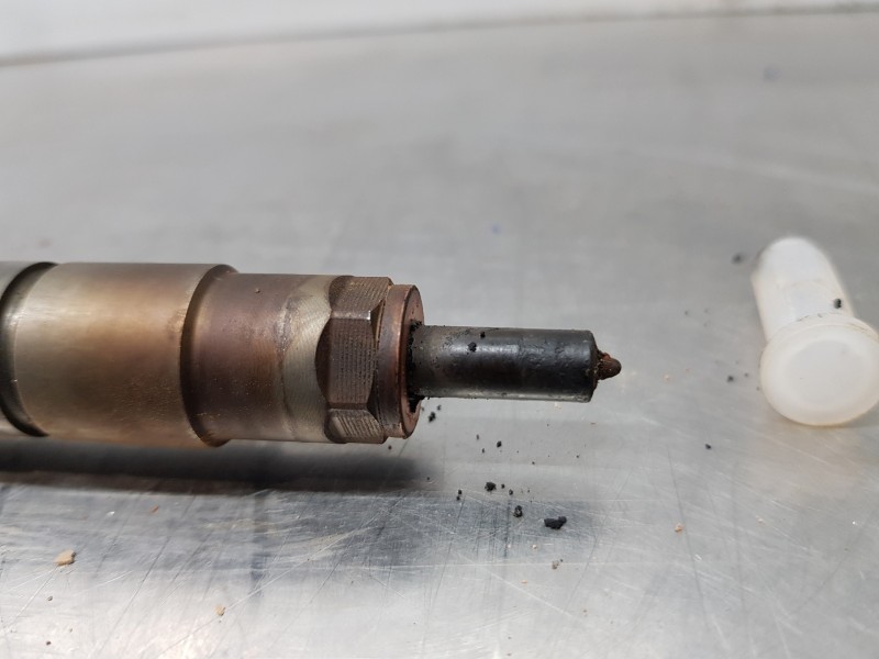 Recambio de inyector para peugeot 308 sw style referencia OEM IAM 0445110566  