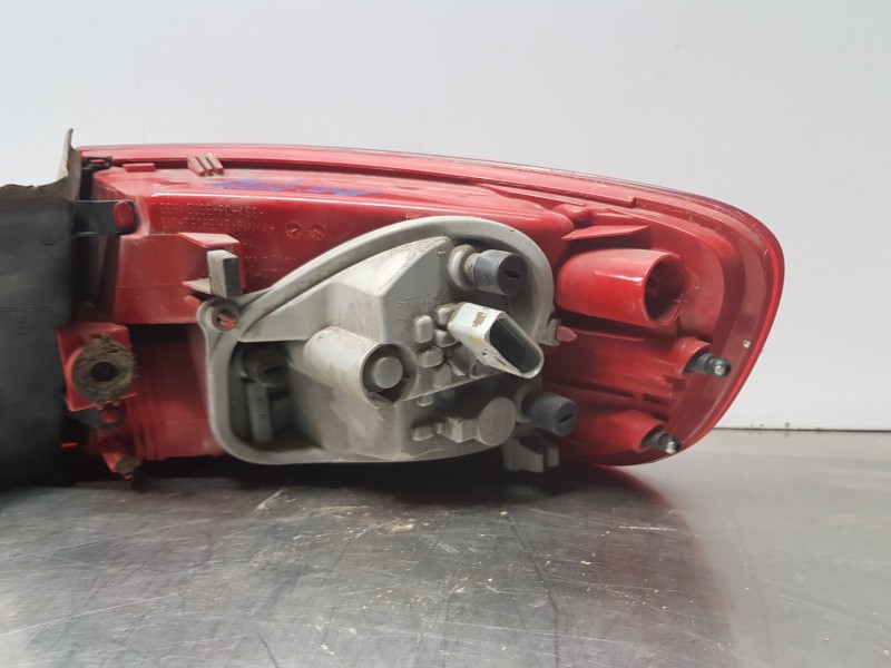 Recambio de piloto trasero izquierdo para audi a4 avant (b8) sline referencia OEM IAM 8K9945095B  