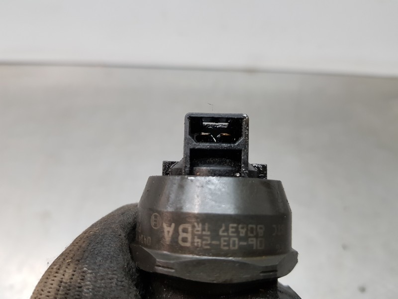 Recambio de inyector para volkswagen golf v berlina (1k1) highline referencia OEM IAM 038130073AG  