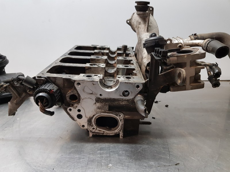 Recambio de culata para volkswagen golf v berlina (1k1) highline referencia OEM IAM 03G103351C 38103373R 