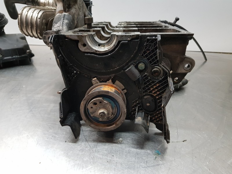 Recambio de culata para volkswagen golf v berlina (1k1) highline referencia OEM IAM 03G103351C 38103373R 