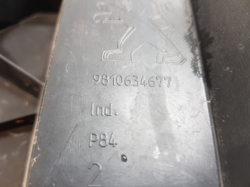 Recambio de travesaño superior para peugeot 3008 active referencia OEM IAM 9810634677  