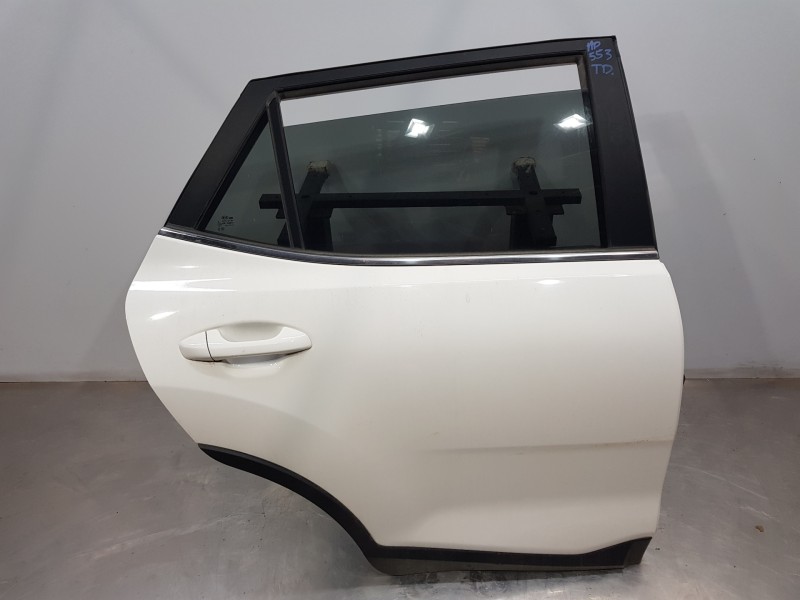 Recambio de puerta trasera derecha para kia stonic (ybcuv) concept referencia OEM IAM 77004H8400  