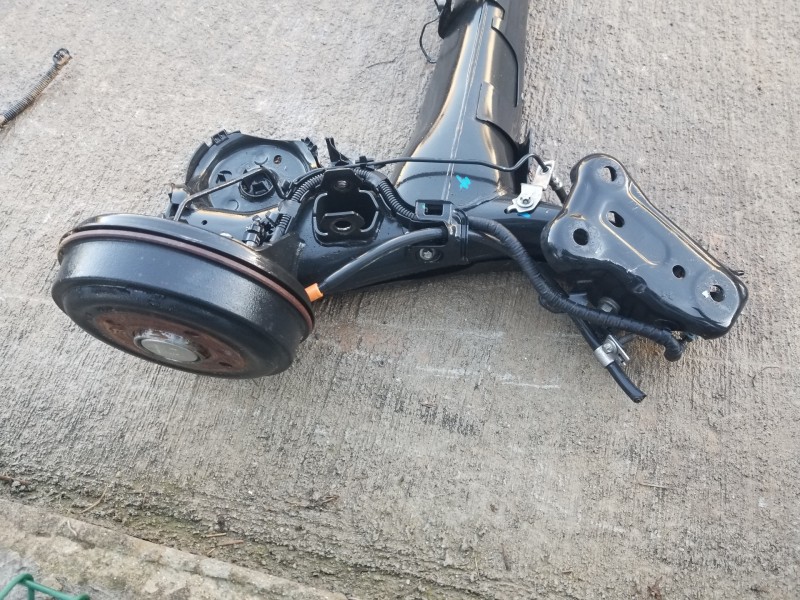 Recambio de puente trasero para opel corsa f elegance referencia OEM IAM 1648273280  