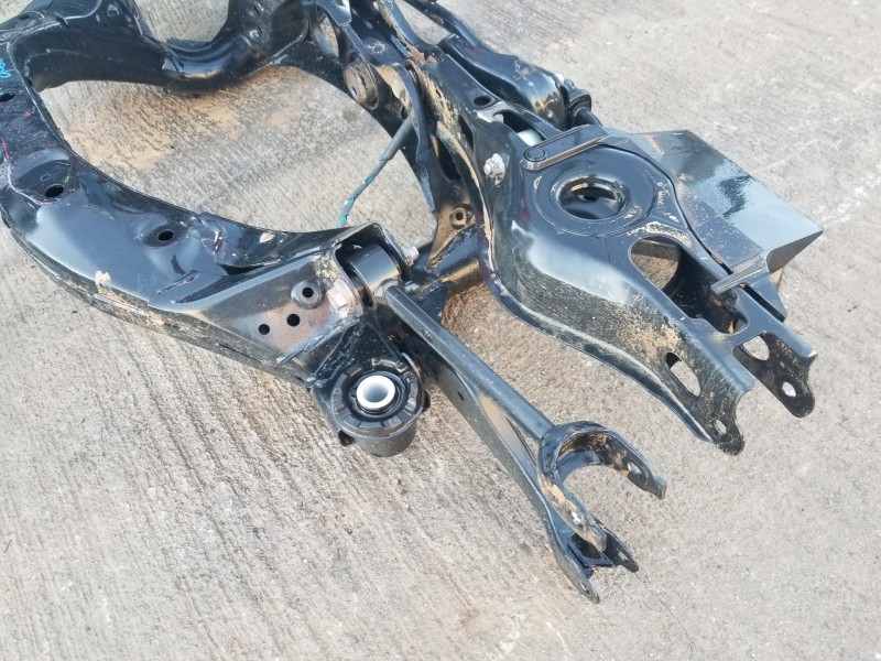 Recambio de puente trasero para toyota rav 4 hybrid referencia OEM IAM 5120642080  