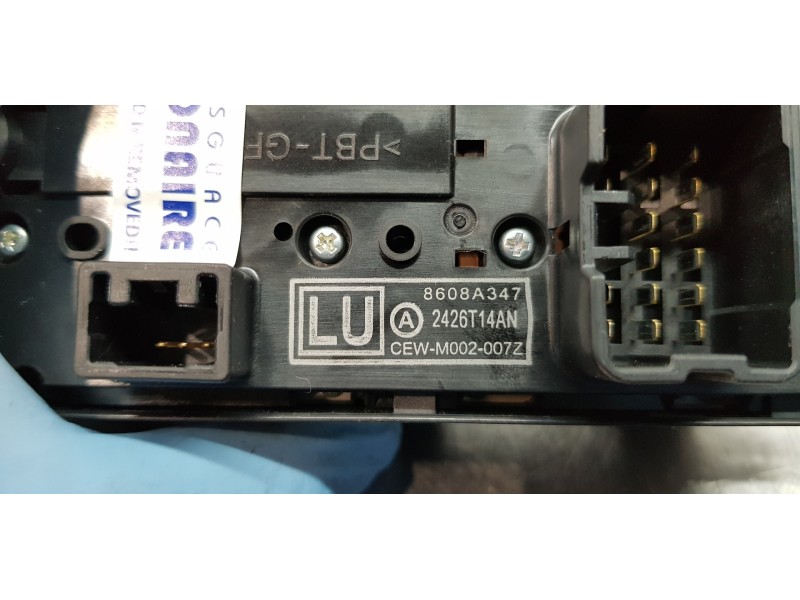 Recambio de mando elevalunas delantero izquierdo para mitsubishi outlander (gf0) motion 2wd referencia OEM IAM 8608A347  