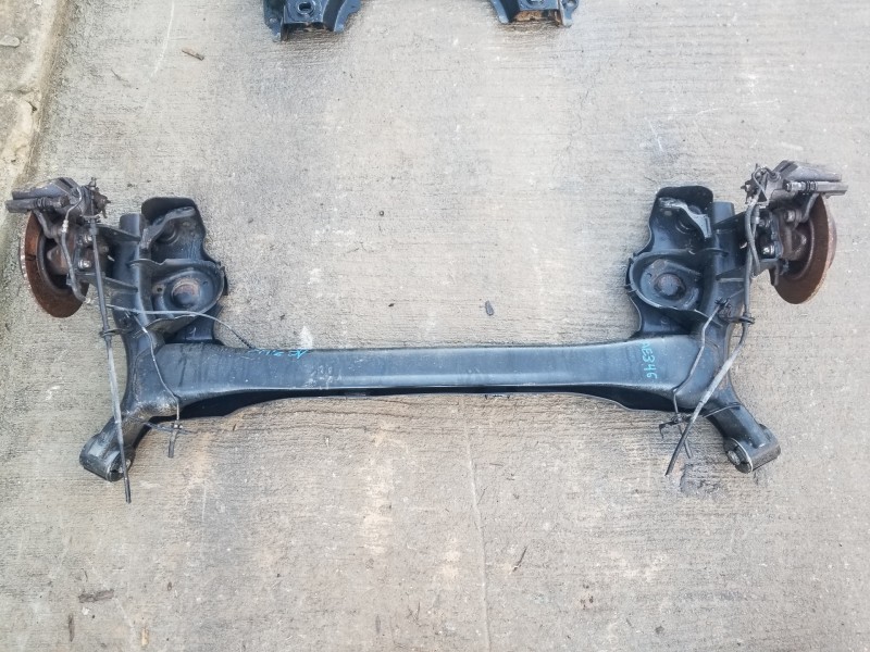 Recambio de puente trasero para renault megane iii berlina 5 p authentique referencia OEM IAM 430003431R  