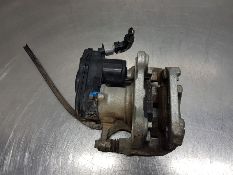 Recambio de pinza freno trasera izquierda para toyota rav 4 hybrid referencia OEM IAM 4631033010  