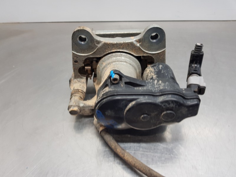 Recambio de pinza freno trasera derecha para toyota rav 4 hybrid referencia OEM IAM 4631033010  