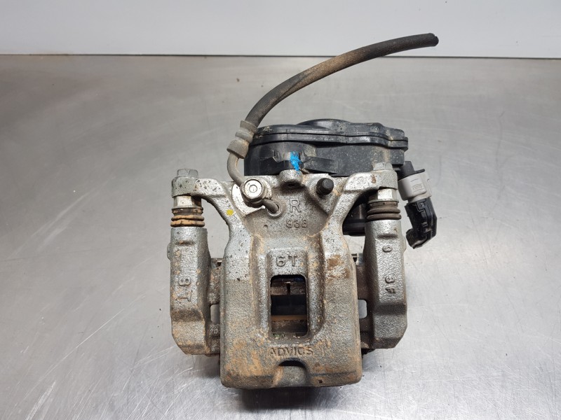 Recambio de pinza freno trasera derecha para toyota rav 4 hybrid referencia OEM IAM 4631033010  