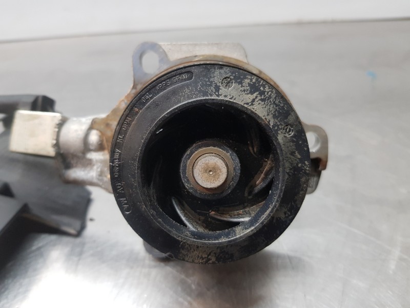 Recambio de bomba agua para audi a3 (8v) attracted referencia OEM IAM 4L121011E 4L121011N 