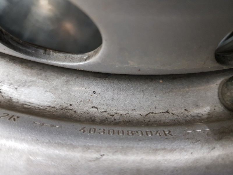 Recambio de llanta para renault master iii furgón referencia OEM IAM 403003582R  