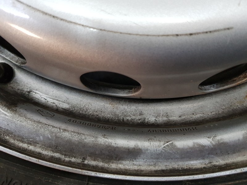 Recambio de llanta para renault master iii furgón referencia OEM IAM 403003582R  