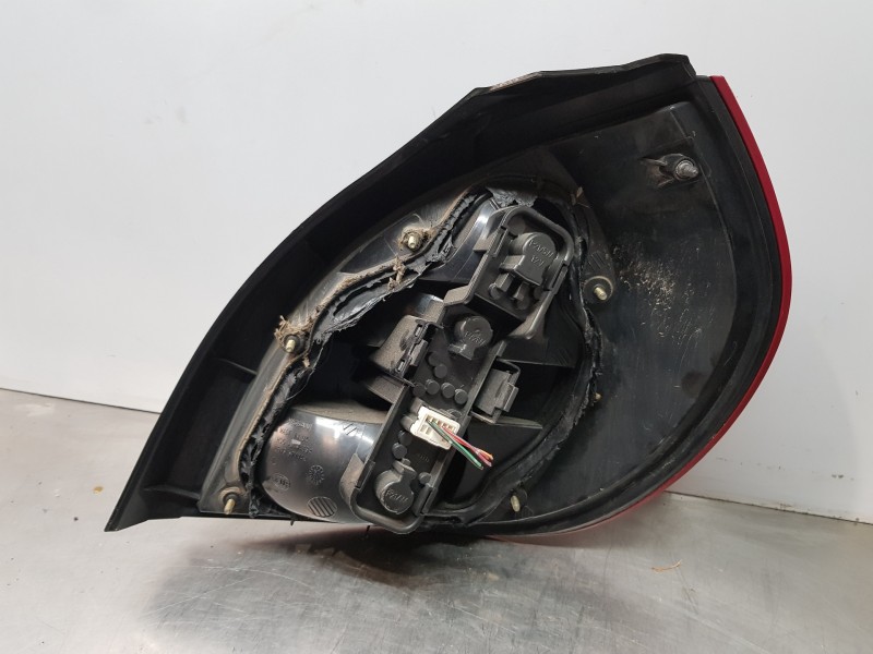 Recambio de piloto trasero izquierdo para nissan almera (n16/e) comfort referencia OEM IAM 26555BN026  