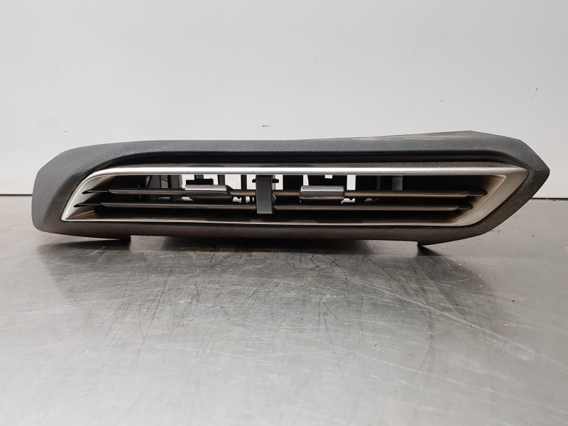Recambio de rejilla aireadora para peugeot 3008 active referencia OEM IAM 9814075577  