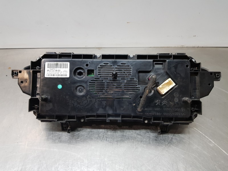 Recambio de cuadro instrumentos para peugeot 3008 active referencia OEM IAM 98281150380  