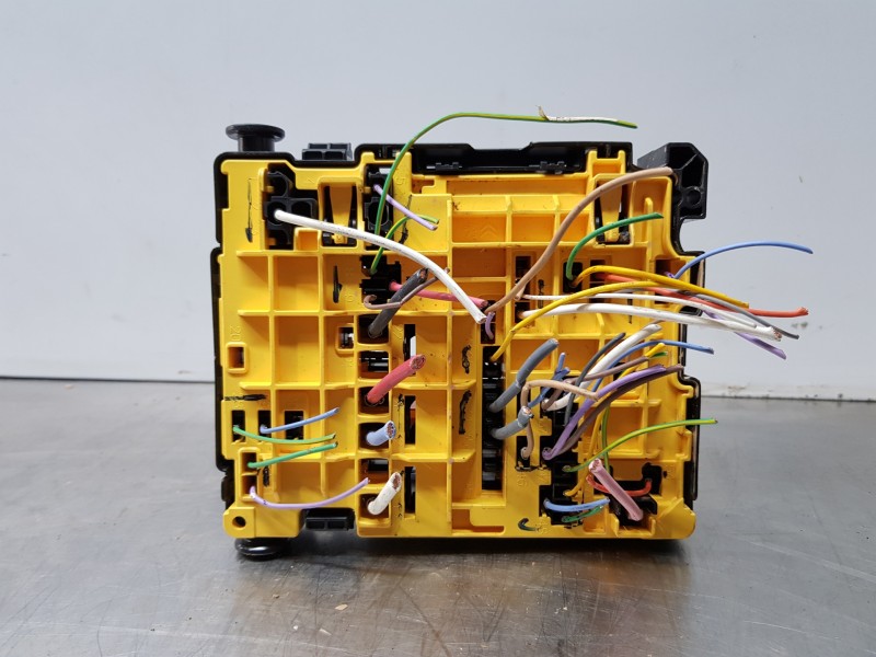 Recambio de caja reles / fusibles para peugeot 3008 active referencia OEM IAM 9804846880  