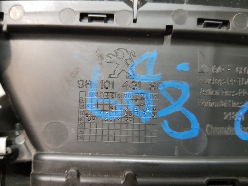 Recambio de rejilla aireadora para peugeot 3008 active referencia OEM IAM 98101431DX  