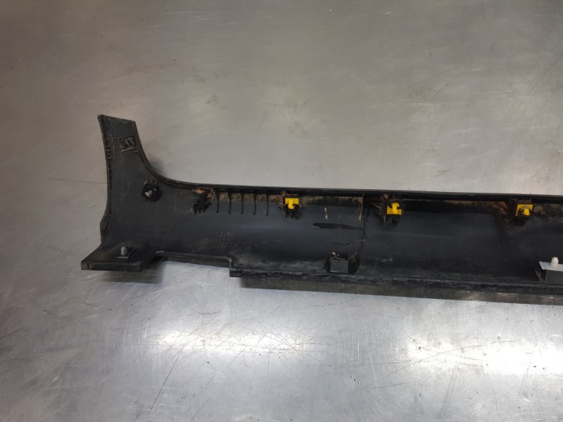 Recambio de faldon lateral para kia stonic (ybcuv) concept referencia OEM IAM 87753H8400  