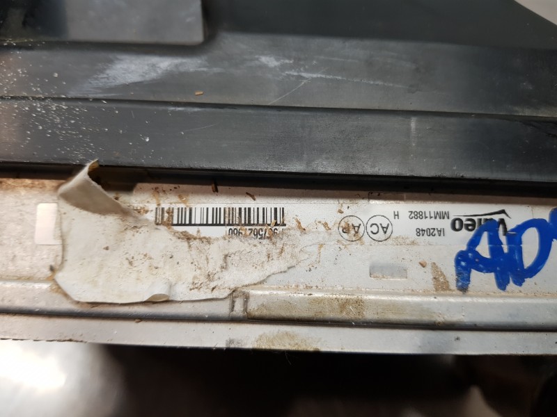 Recambio de intercooler para peugeot 3008 active referencia OEM IAM 9675627980  