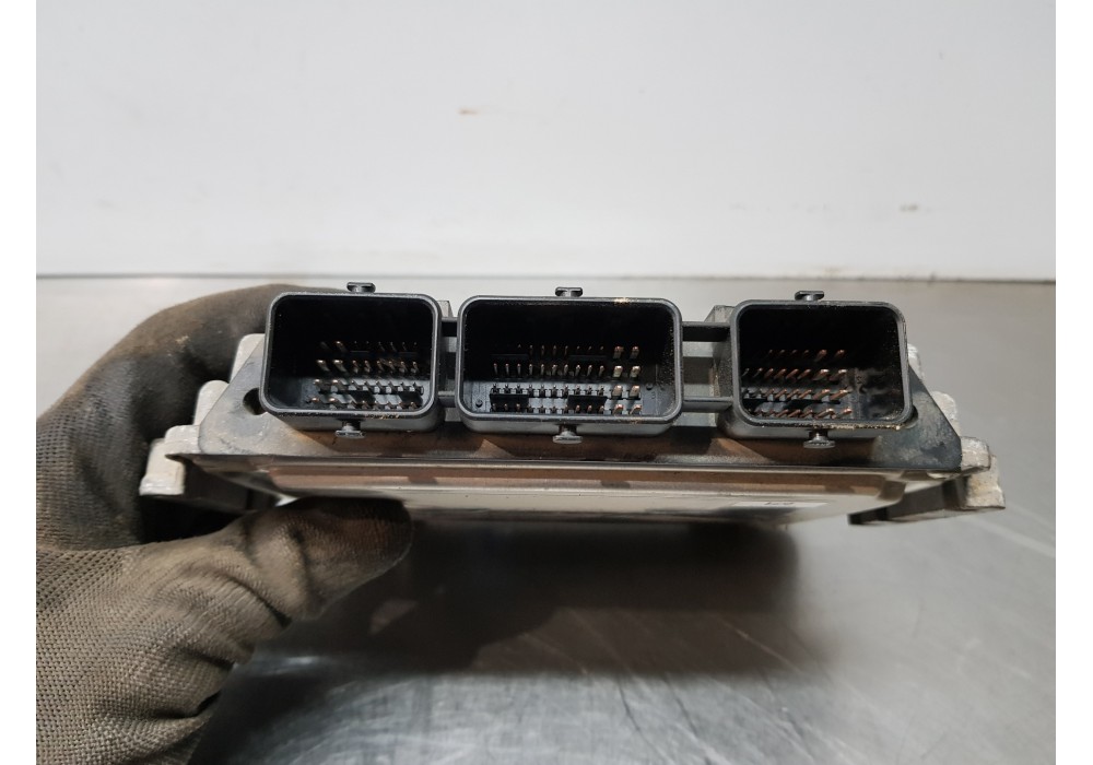 Recambio de centralita motor uce para peugeot 308 premium referencia OEM IAM 0281013332   Recambio de centralita motor uce para peugeot 308 premium referencia OEM IAM 0281013332