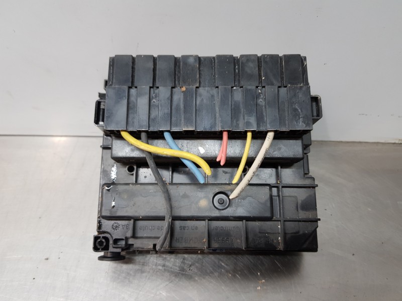 Recambio de caja reles / fusibles para peugeot 308 premium referencia OEM IAM 9664706280  