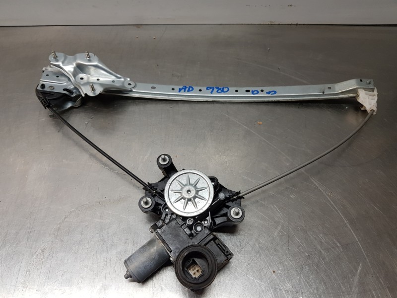 Recambio de elevalunas delantero derecho para toyota rav 4 hybrid referencia OEM IAM 6980142072 6980142070 