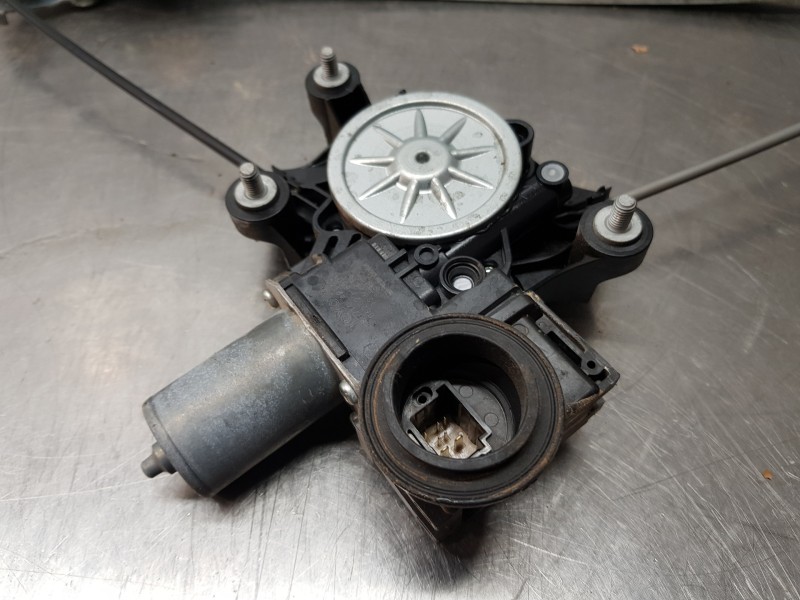 Recambio de elevalunas delantero derecho para toyota rav 4 hybrid referencia OEM IAM 6980142072 6980142070 