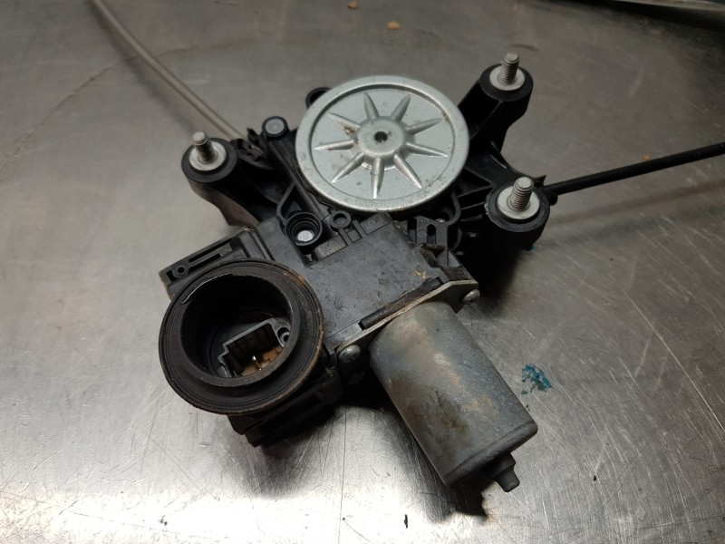 Recambio de elevalunas delantero izquierdo para toyota rav 4 hybrid referencia OEM IAM 6980242072 6980242070 