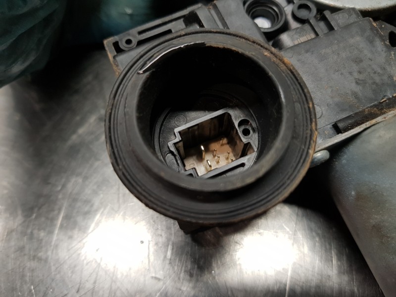 Recambio de elevalunas delantero izquierdo para toyota rav 4 hybrid referencia OEM IAM 6980242072 6980242070 