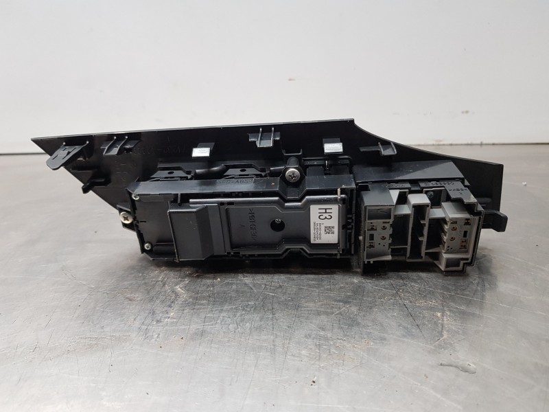 Recambio de mando elevalunas delantero izquierdo para toyota rav 4 hybrid referencia OEM IAM 8404042030  