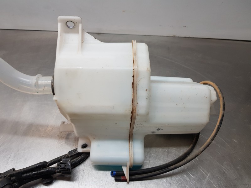 Recambio de deposito limpia para toyota rav 4 hybrid referencia OEM IAM 531542470  