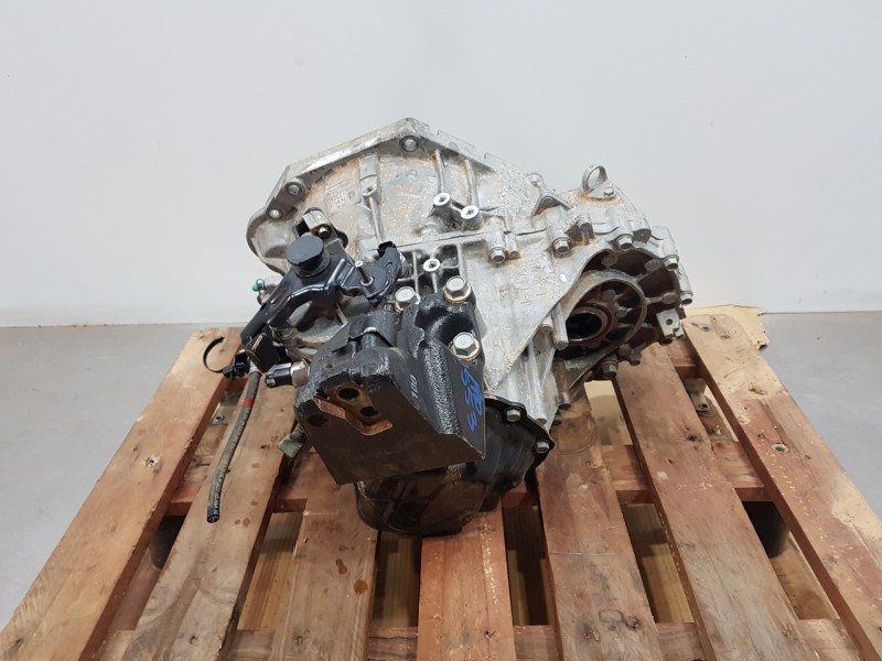 Recambio de caja cambios para kia stonic (ybcuv) concept referencia OEM IAM 4300032840  