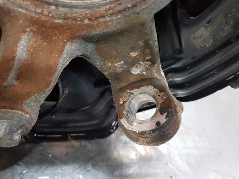 Recambio de mangueta delantera derecha para mercedes clase b (w246) style referencia OEM IAM A2463320200  